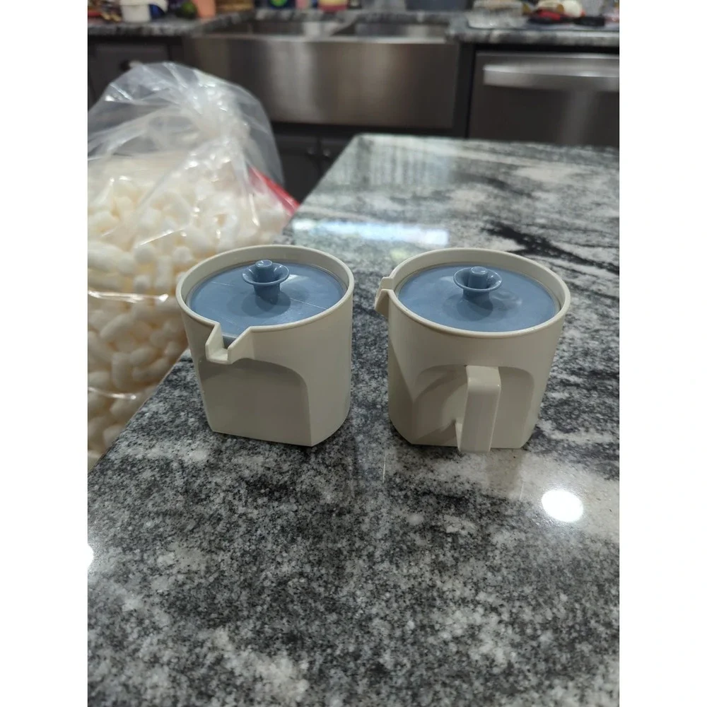 Tupperware Creamer 1414-5 Sugar 1415-16 Bowl Set Country Blue Push Seal Lids VTG